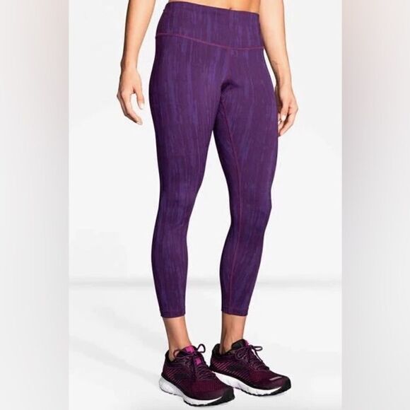 Brooks Formation Crop Purple Jacquard S - Picture 1 of 3